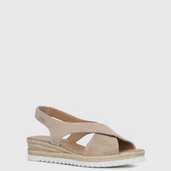 Aquatalia Adelina Shell Hot
