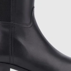 Aquatalia Ricarda Black Best