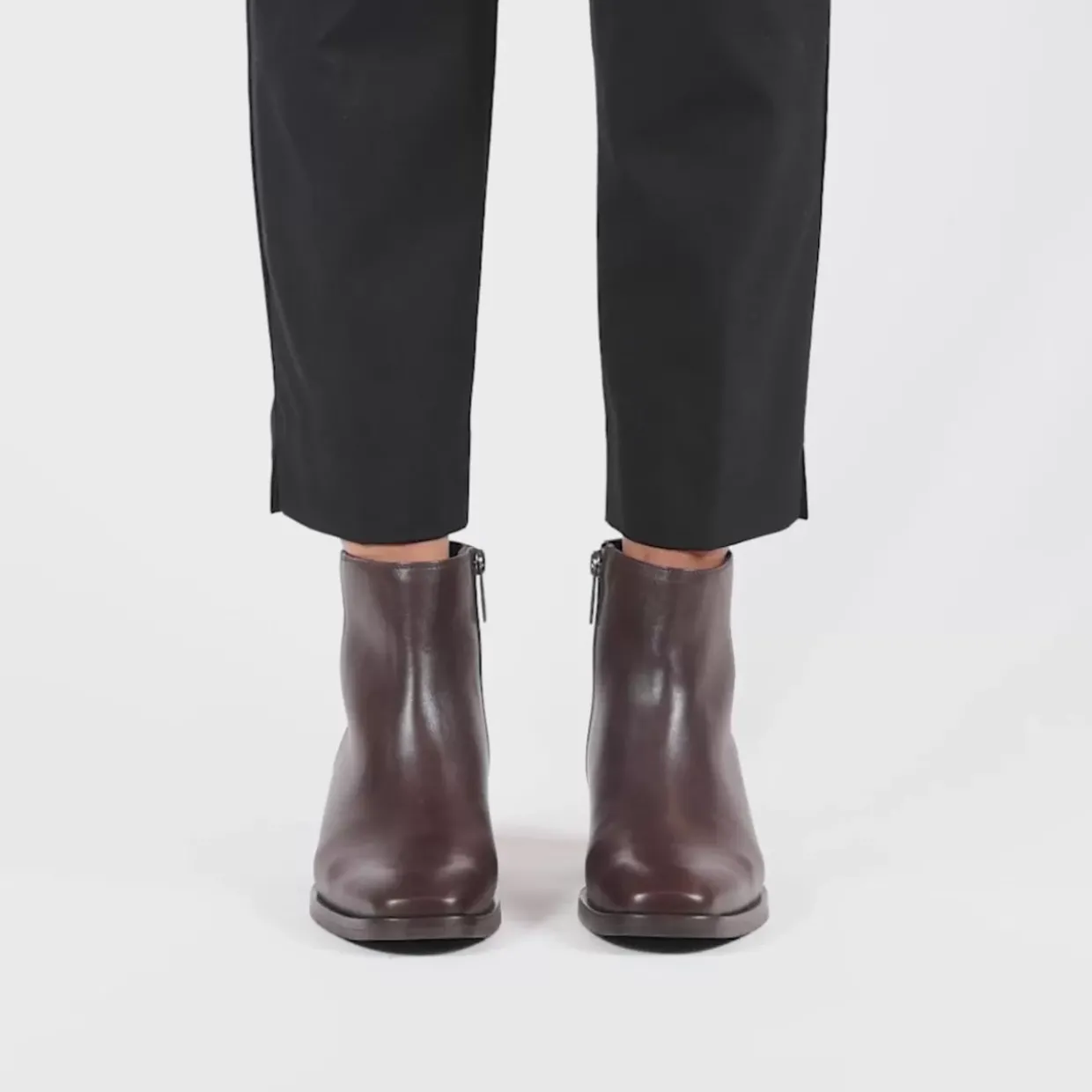 Aquatalia Carisa Black/Brown Best