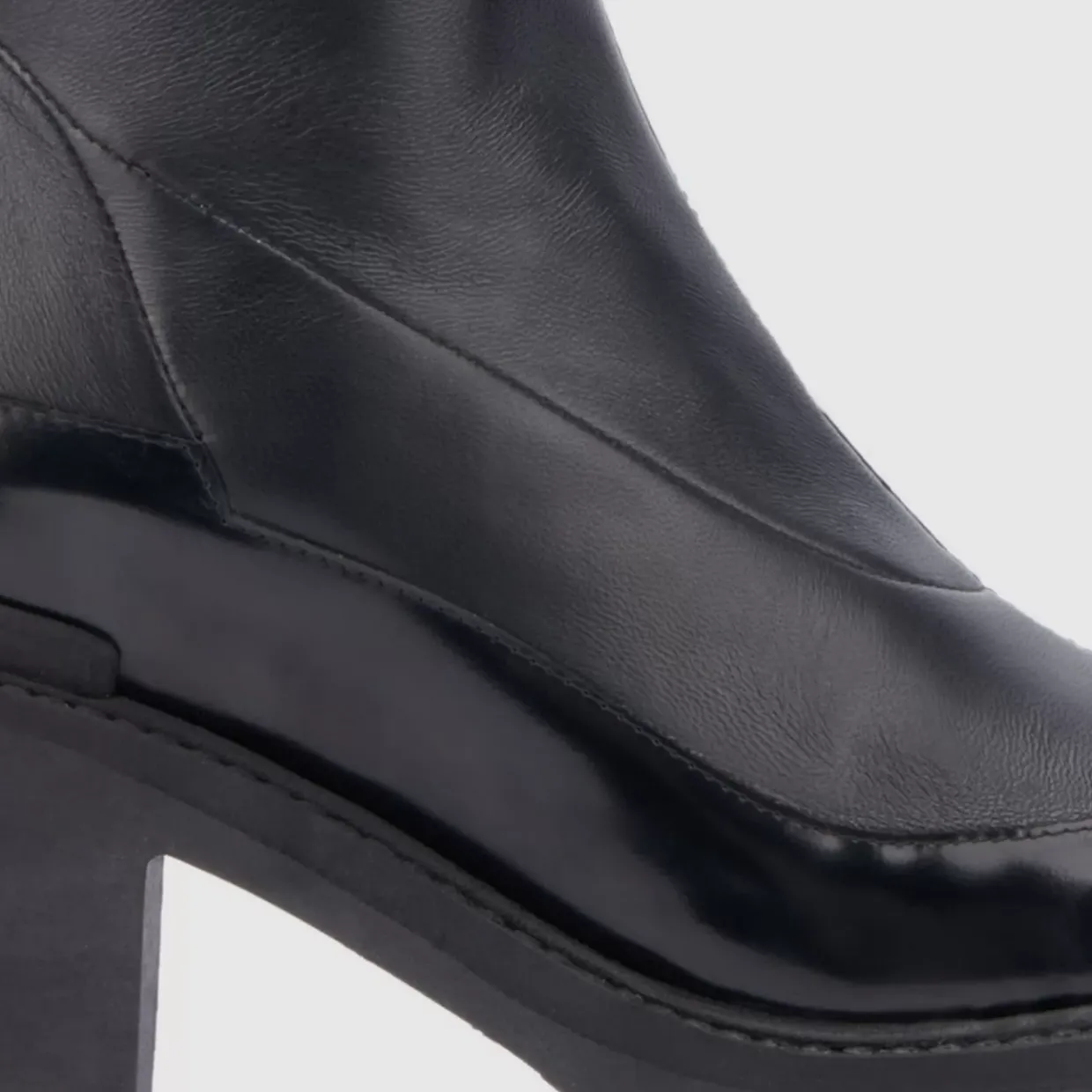 Aquatalia Vanna Black Discount